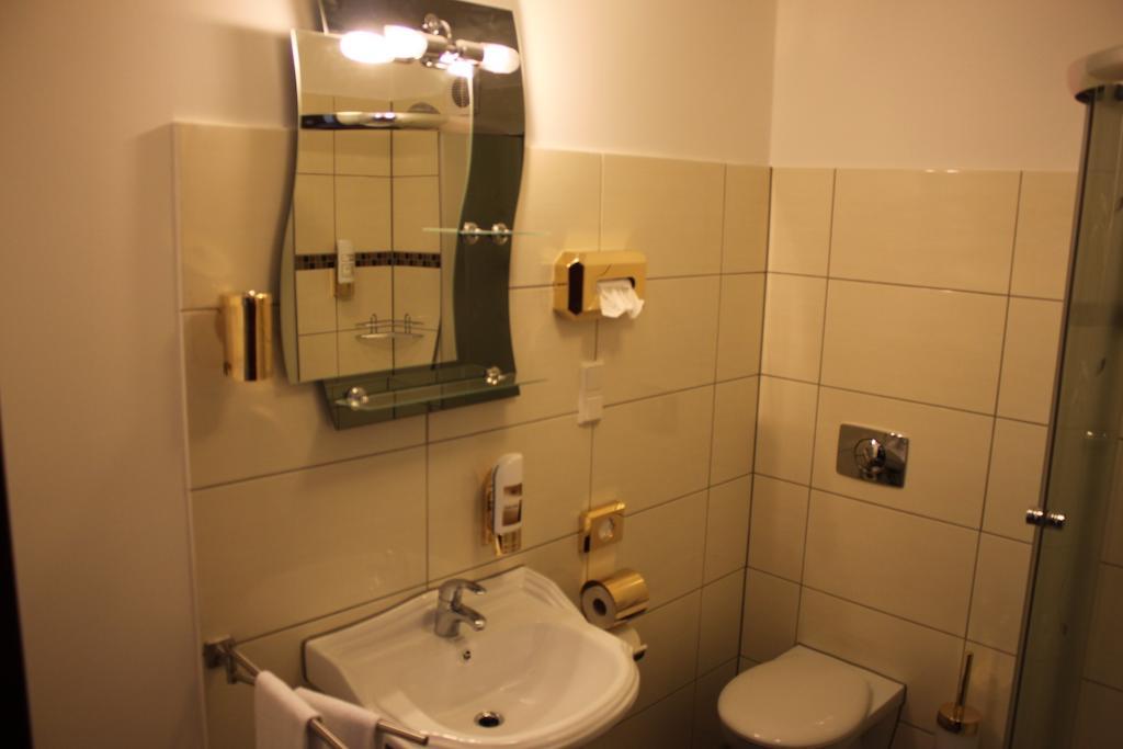As Hotel เกิตทิงเงน ภายนอก รูปภาพ