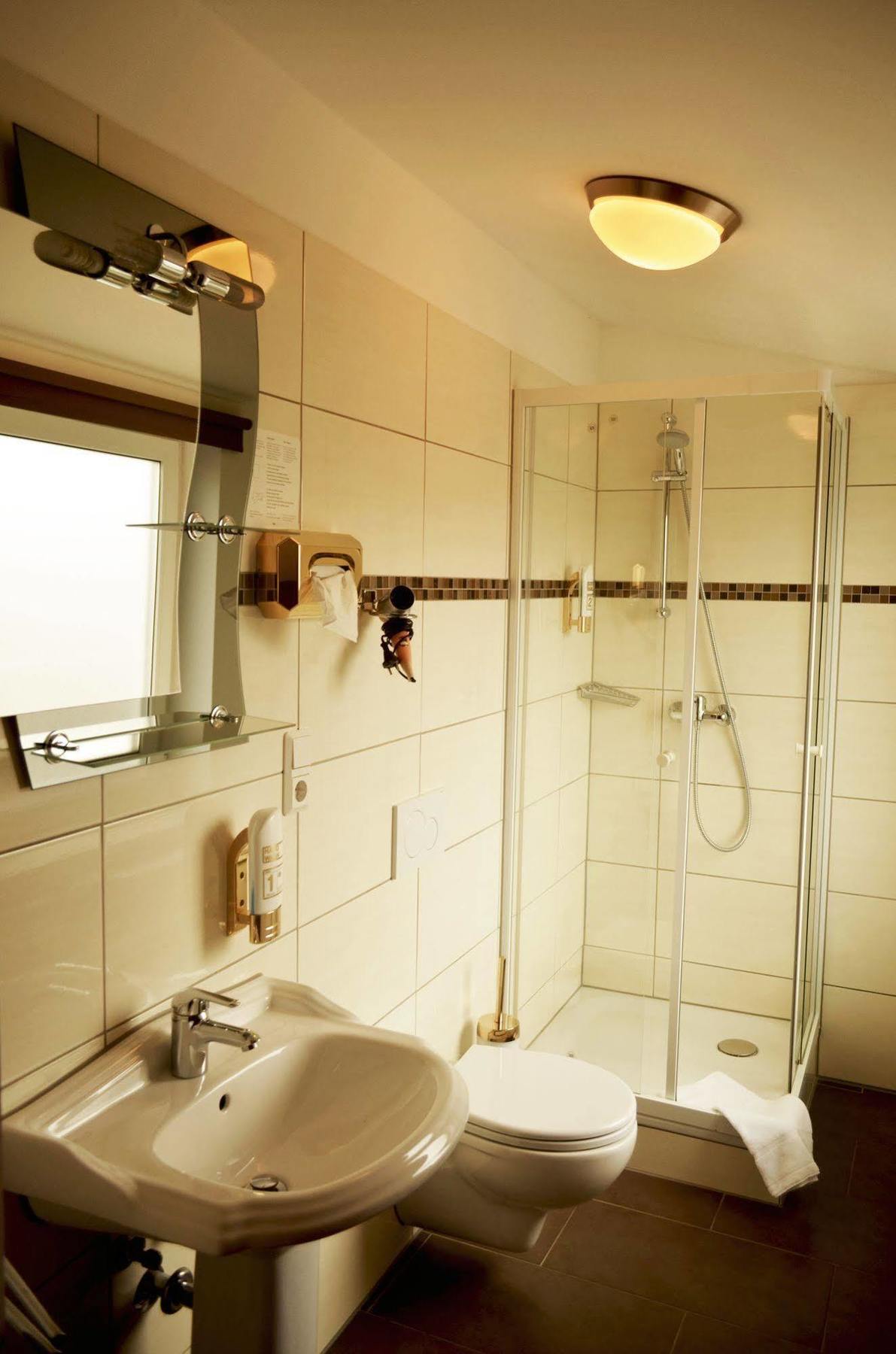 As Hotel เกิตทิงเงน ภายนอก รูปภาพ
