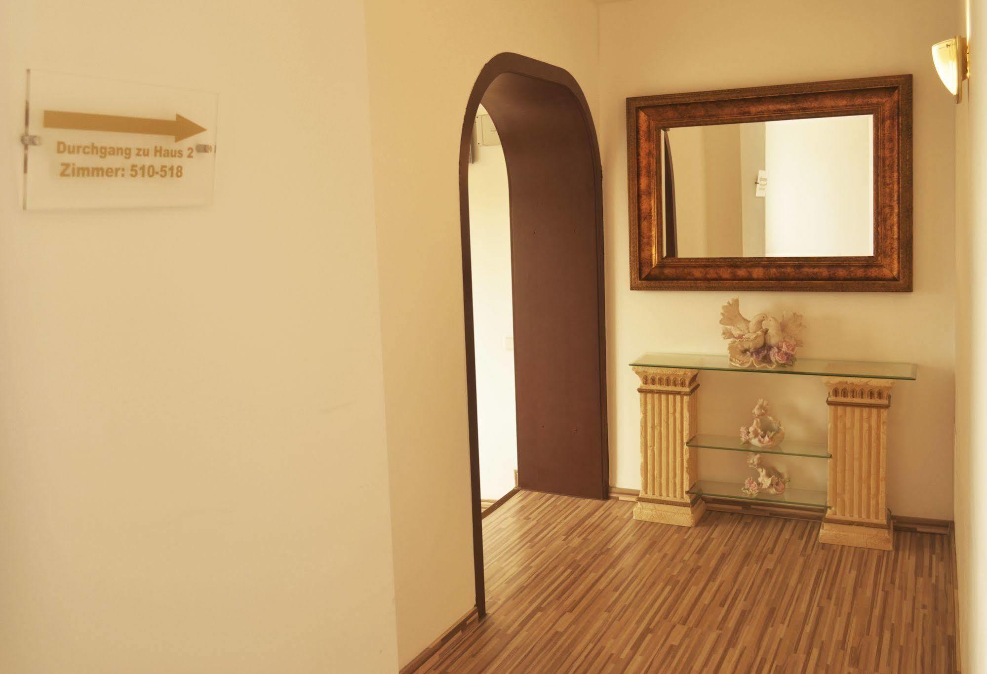 As Hotel เกิตทิงเงน ภายนอก รูปภาพ